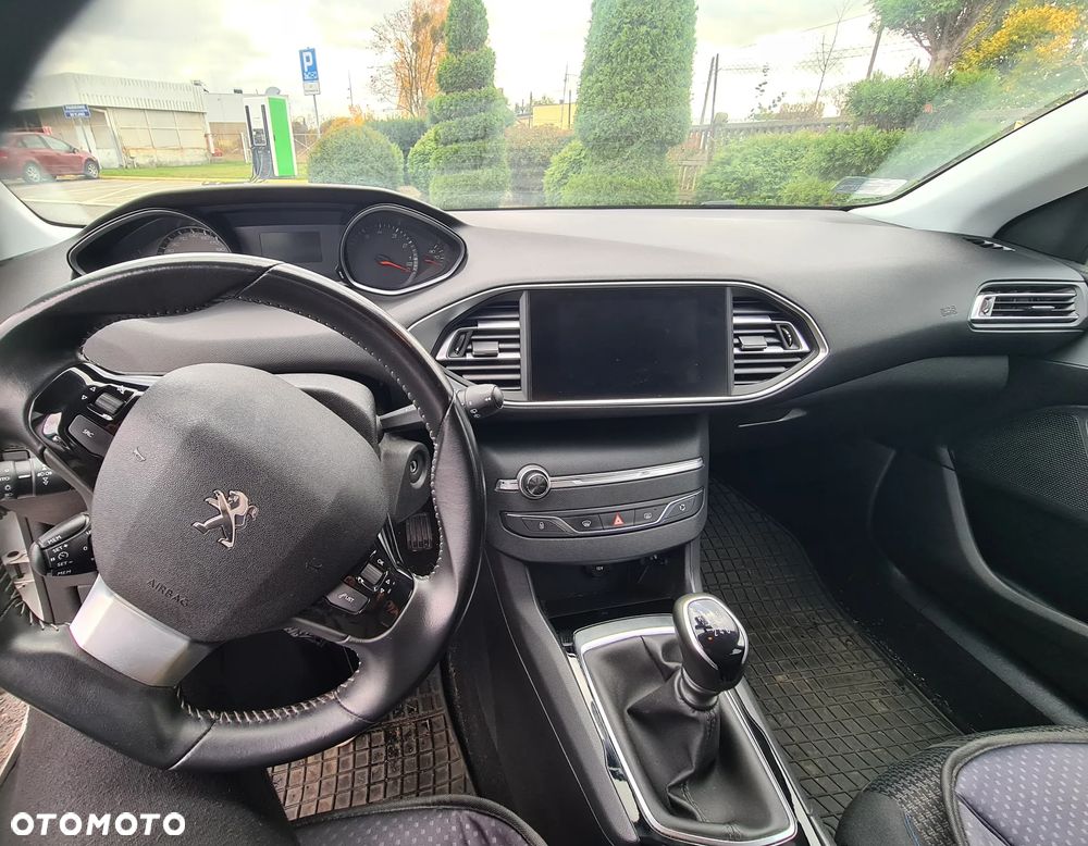 Peugeot 308 1.2 PureTech GPF Allure S&S - 13