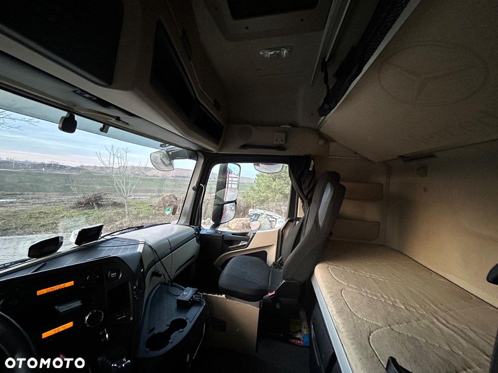 Mercedes-Benz Actros - 1