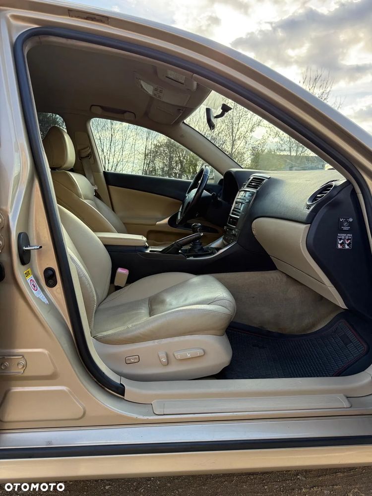 Lexus IS 220 D Prestige - 15