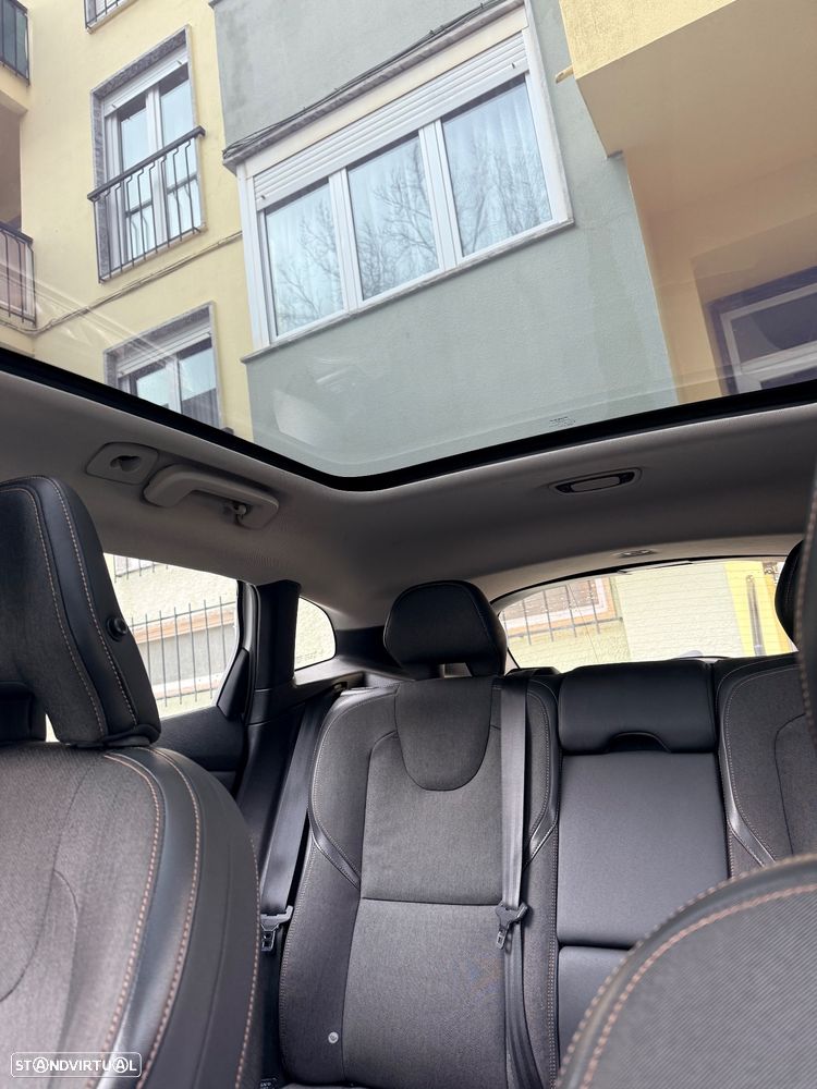 Volvo V40 Cross Country 2.0 D2 Summum - 9