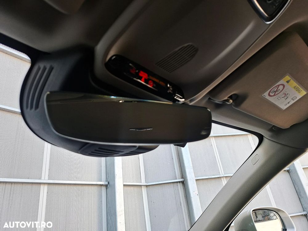 Volvo XC 60 B4 MHEV AT8 FWD Inscription - 13