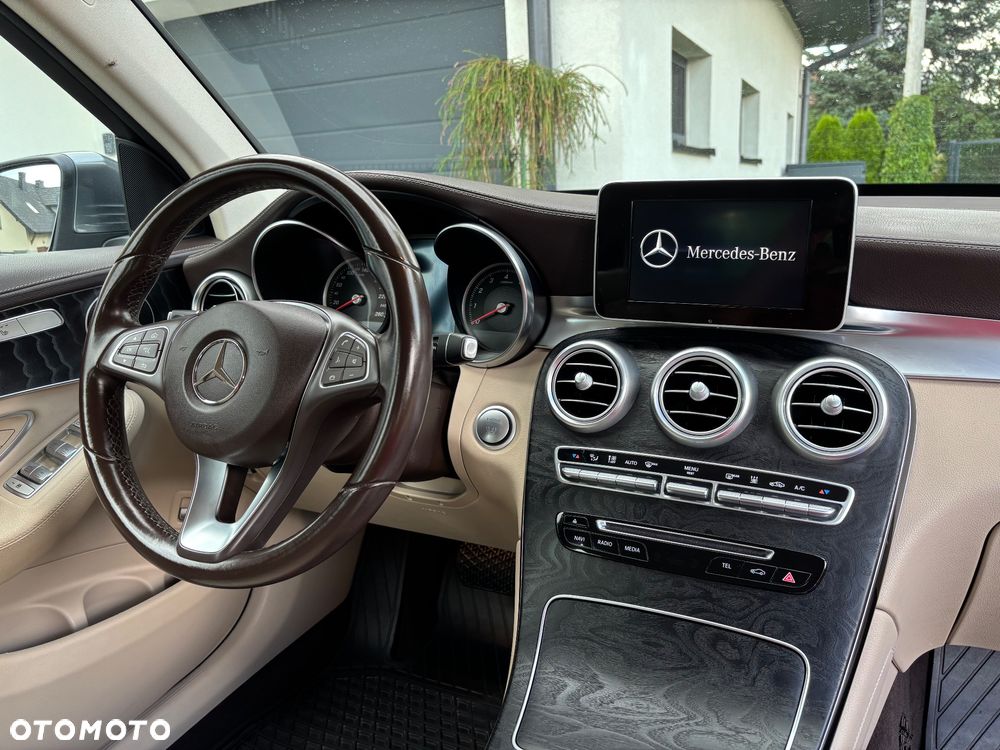 Mercedes-Benz GLC - 12