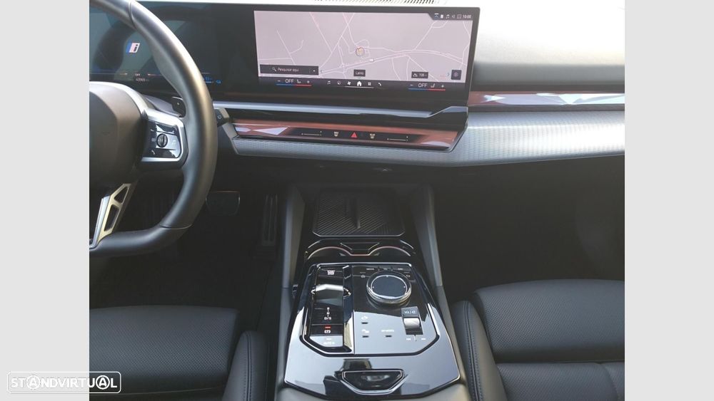 BMW 530 e Pack Desportivo M - 13