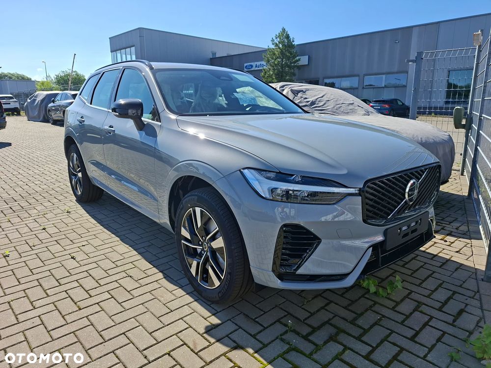 Volvo XC 60 B5 B AWD Plus Dark - 3
