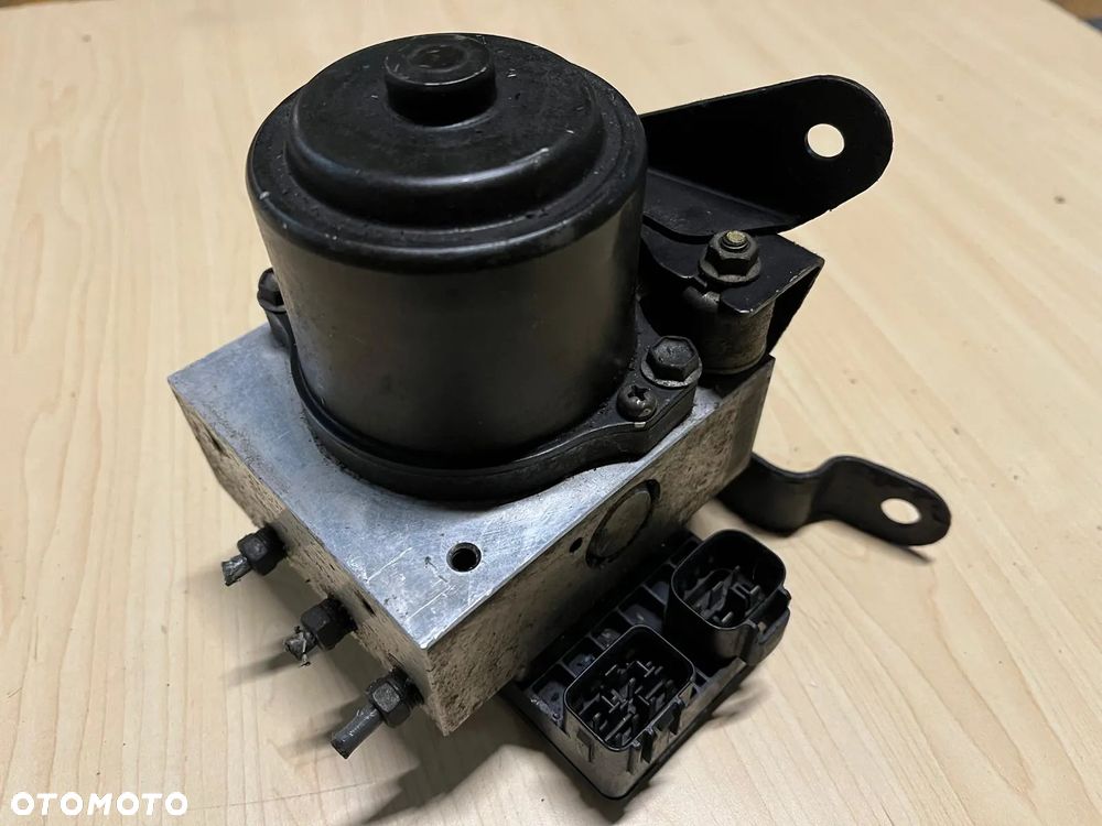 Pompa ABS 44510-35080 Toyota Hilux VI D4D - 1