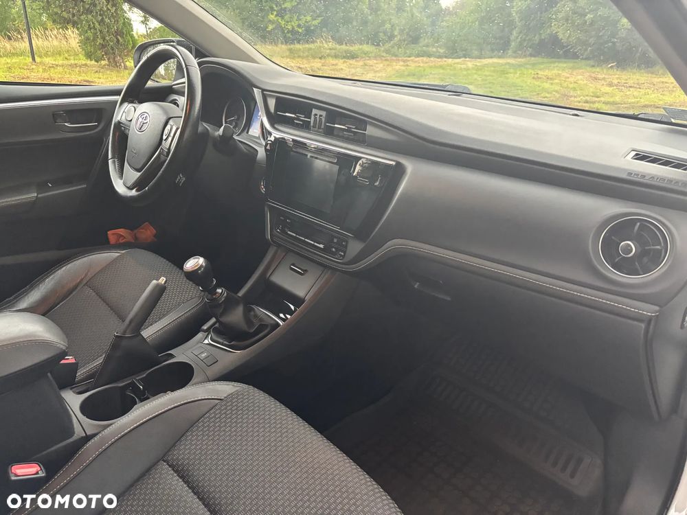 Toyota Corolla 1.6 Prestige EU6 - 9