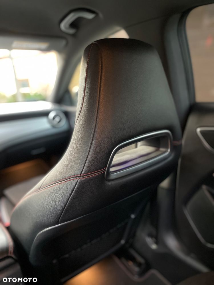 Mercedes-Benz CLA 200 7G-DCT AMG Line - 17