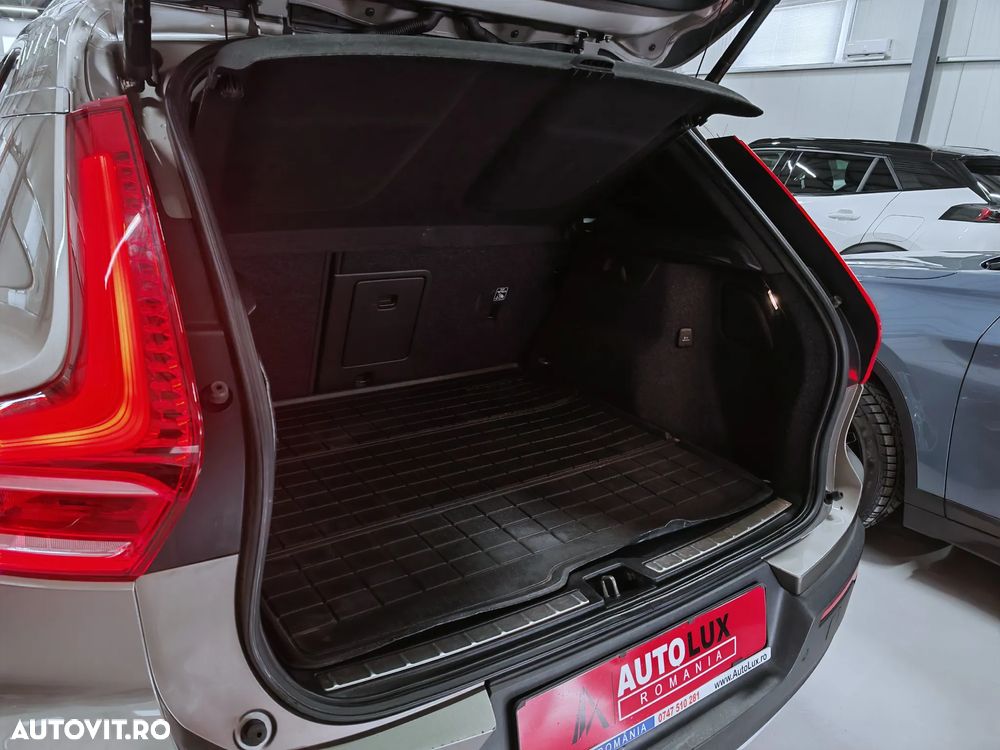 Volvo XC 40 T2 AT8 Momentum - 34