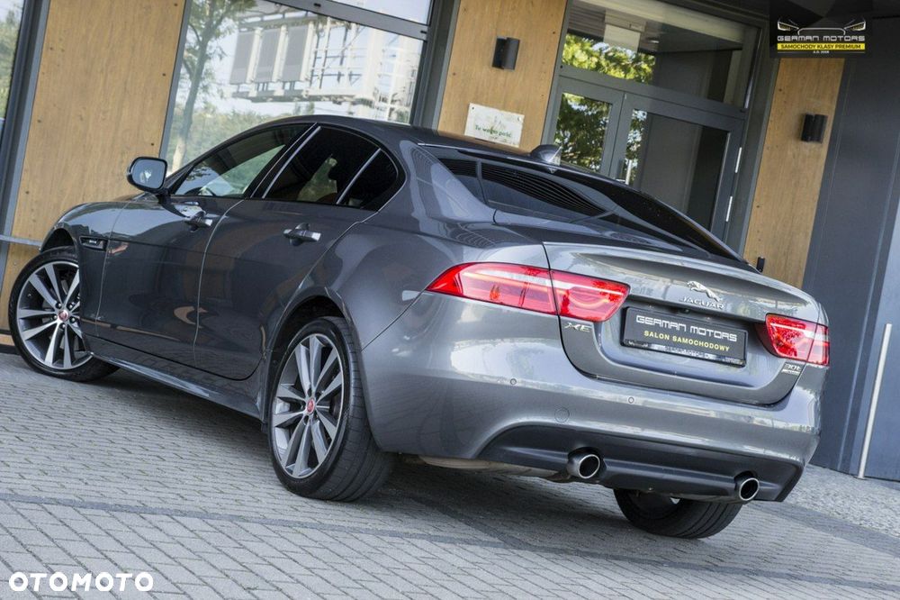 Jaguar XE - 6