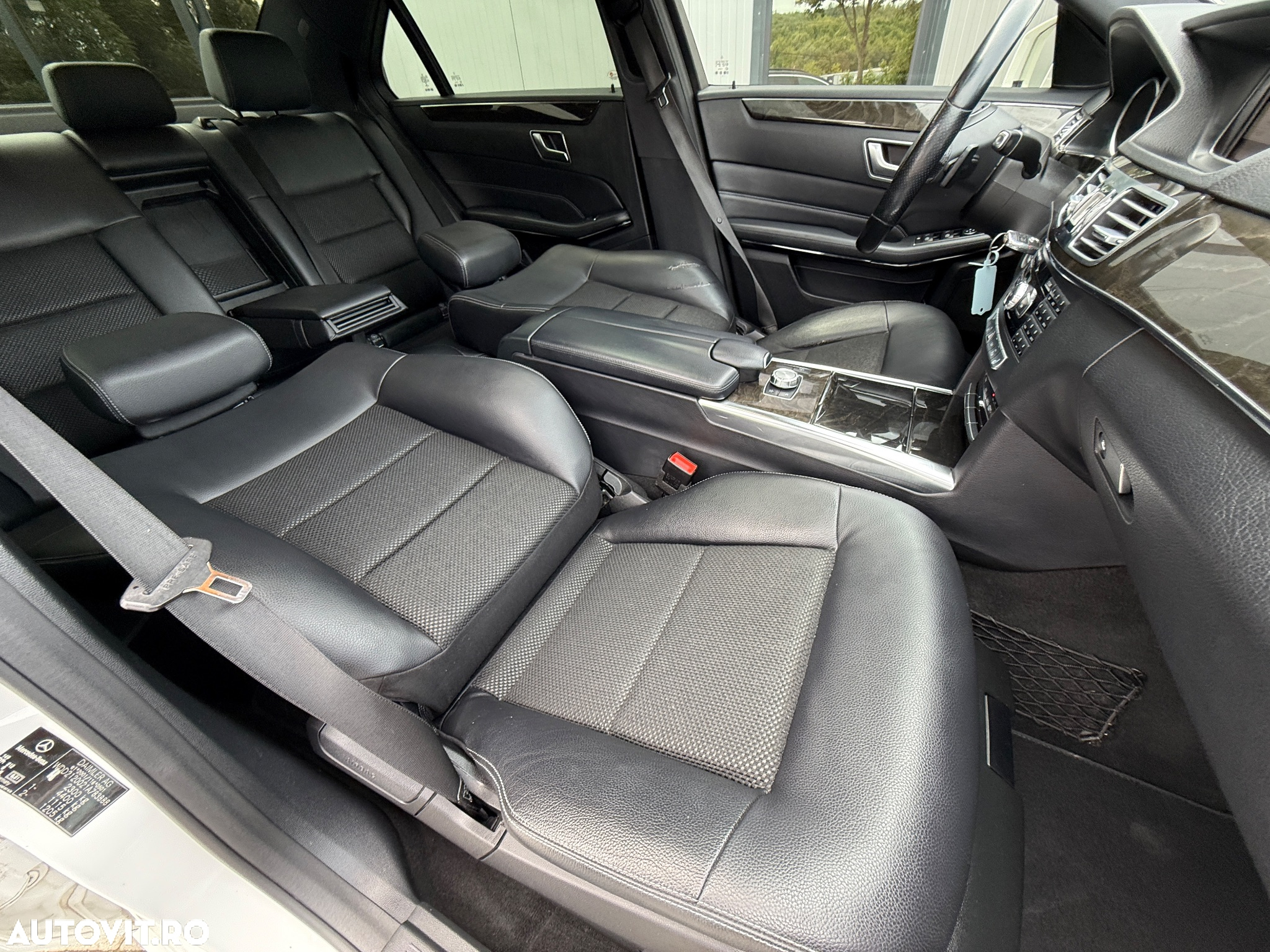 Mercedes-Benz E 220 BlueTEC 9G-TRONIC Avantgarde - 27