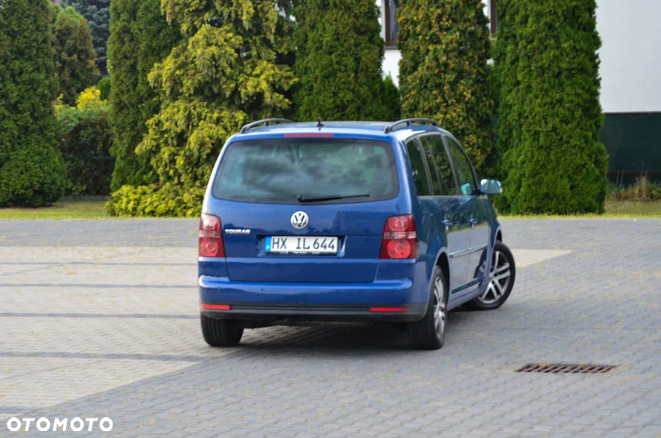 Volkswagen Touran 2.0 TDI DPF Highline - 13