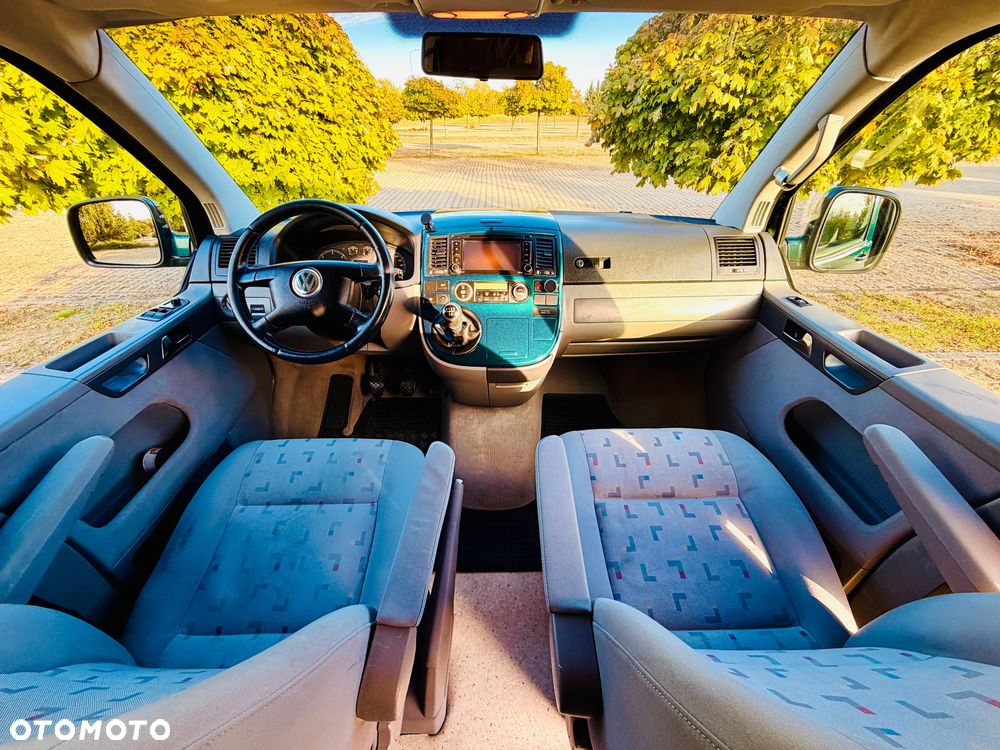 Volkswagen Multivan - 17