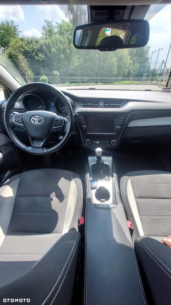 Toyota Avensis 2.0 D-4D Prestige - 12