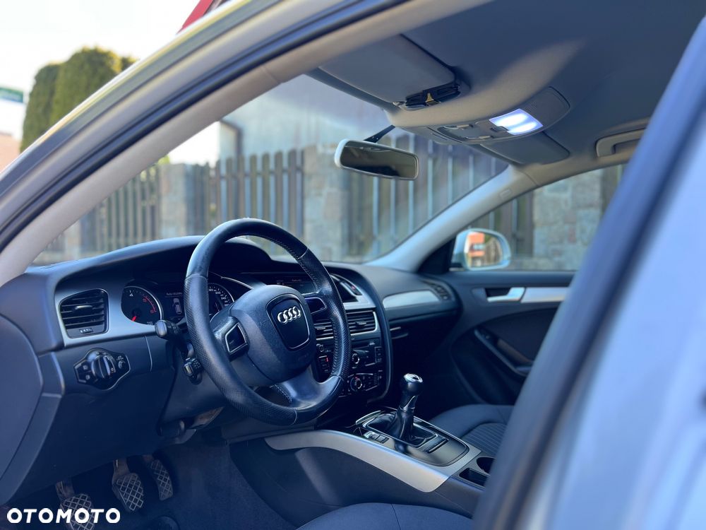 Audi A4 Avant 2.0 TDI DPF Attraction - 25