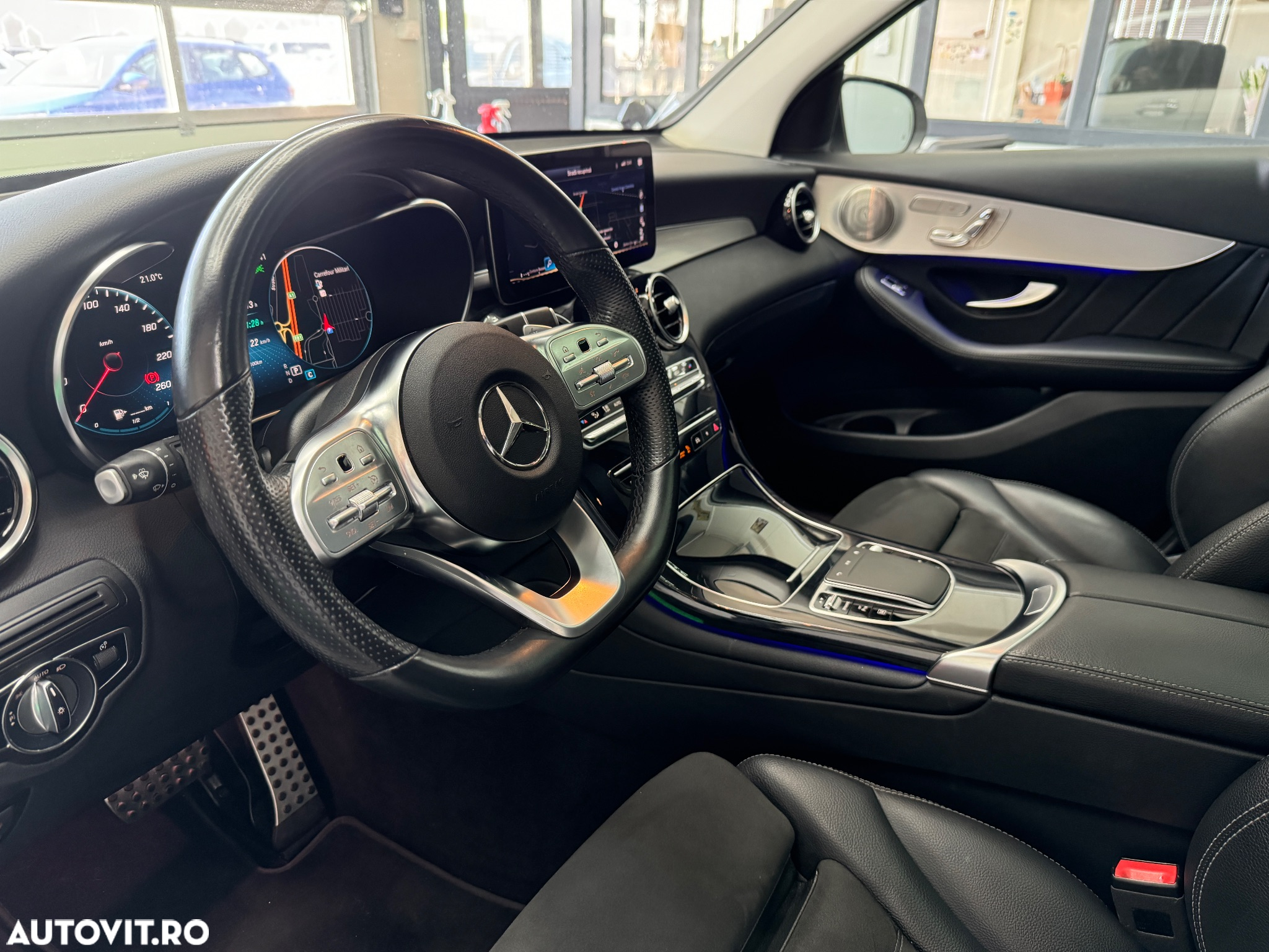 Mercedes-Benz GLC 300 e 4MATIC - 13