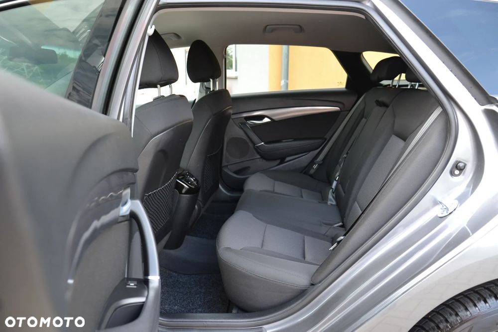 Hyundai i40 Kombi blue 1.7 CRDi DCT Premium - 28