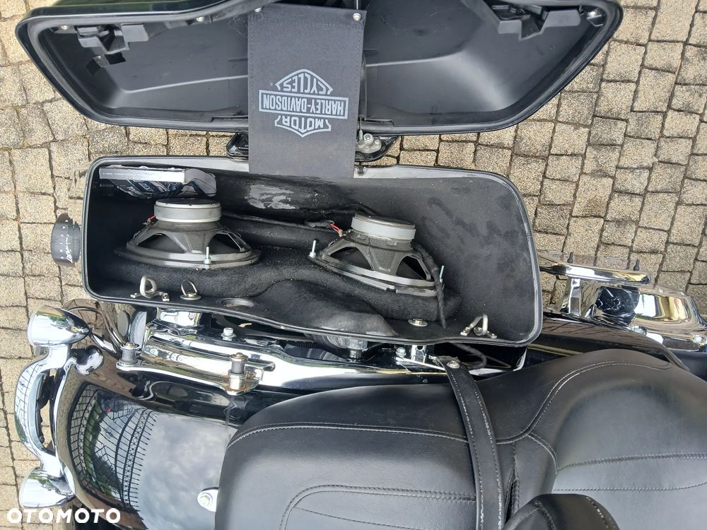Harley-Davidson Touring Road Glide - 11