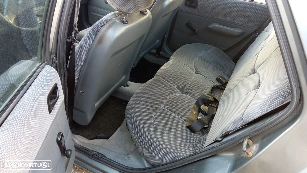 Ford Fiesta 1.1 CLX - 6