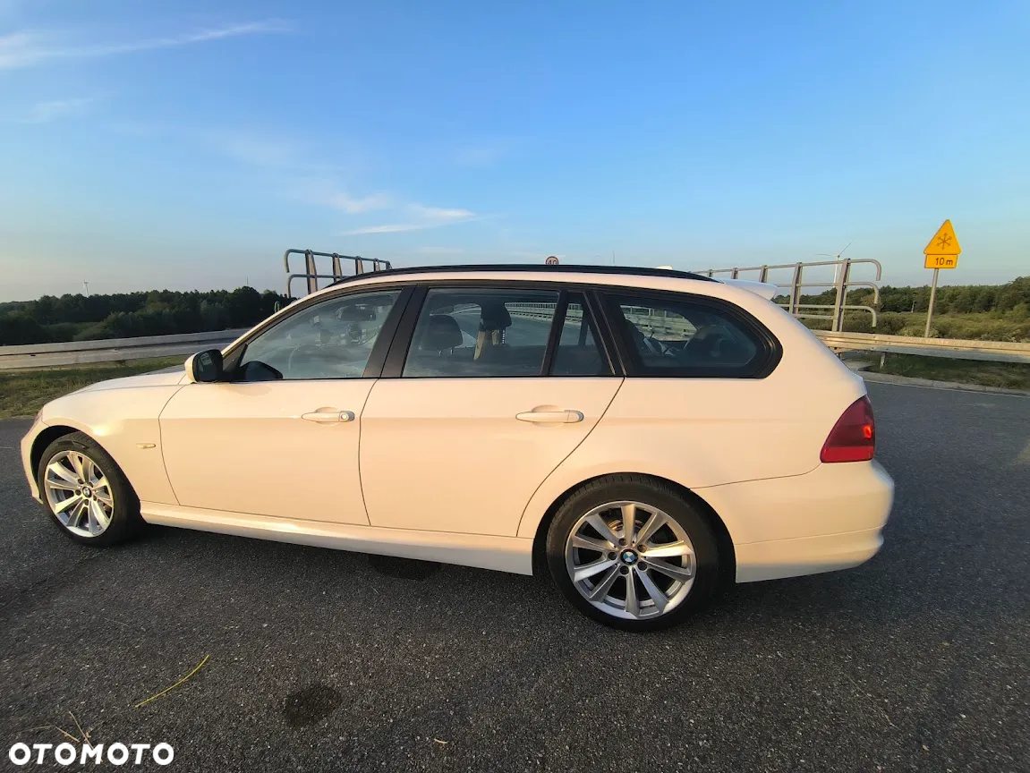 BMW Seria 3 320d xDrive DPF Touring Edition Fleet Sport - 22