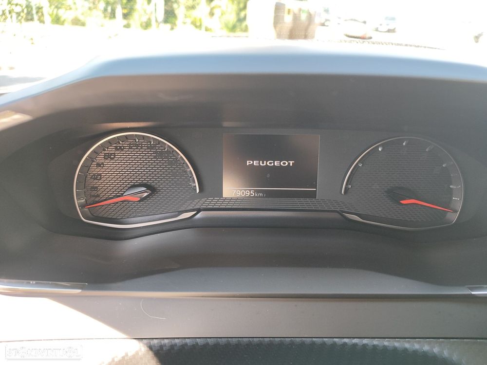 Peugeot 2008 1.2 PureTech Active Pack - 18