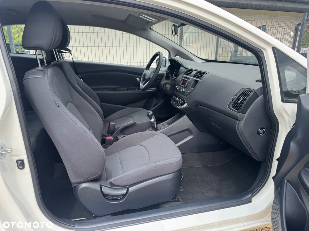 Kia Rio 1.2 Dream Team Edition - 14