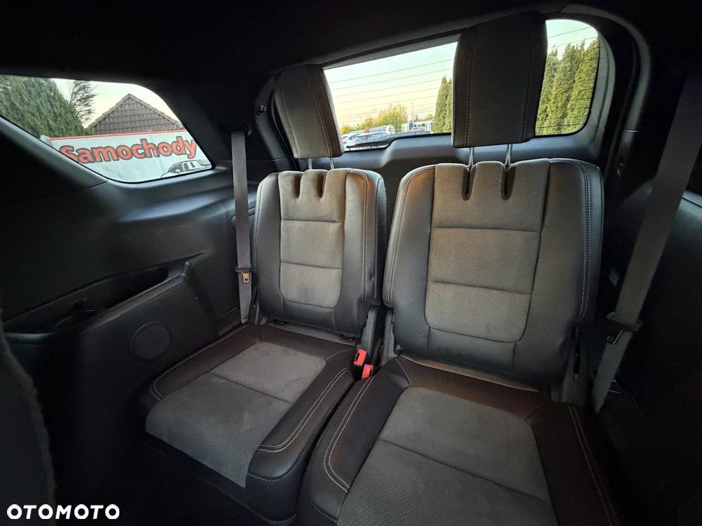 Ford Explorer - 28