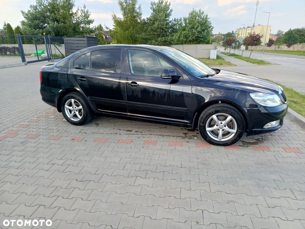 Skoda Octavia 1.6 Ambiente - 3