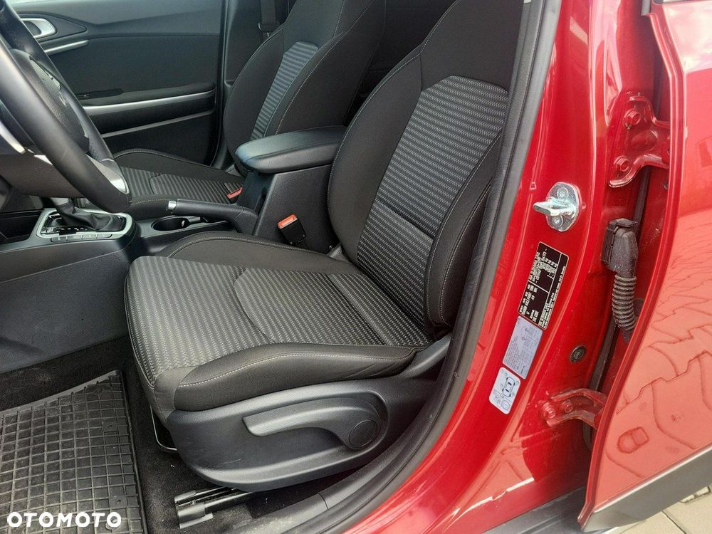 Kia XCeed - 12