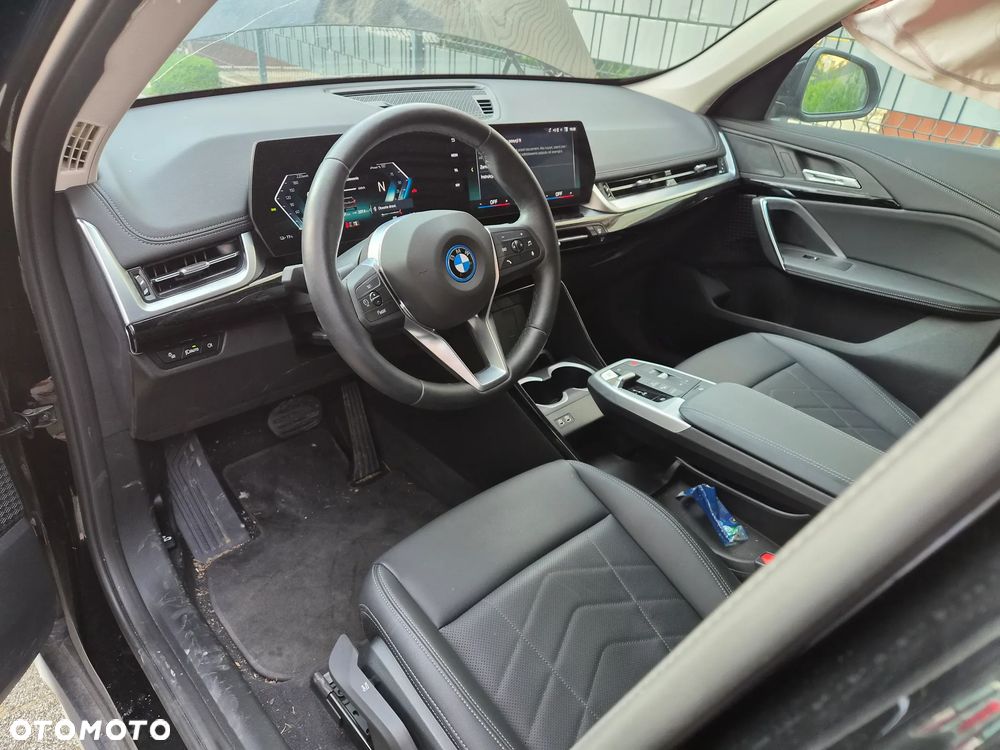 BMW iX1 eDrive20 - 16