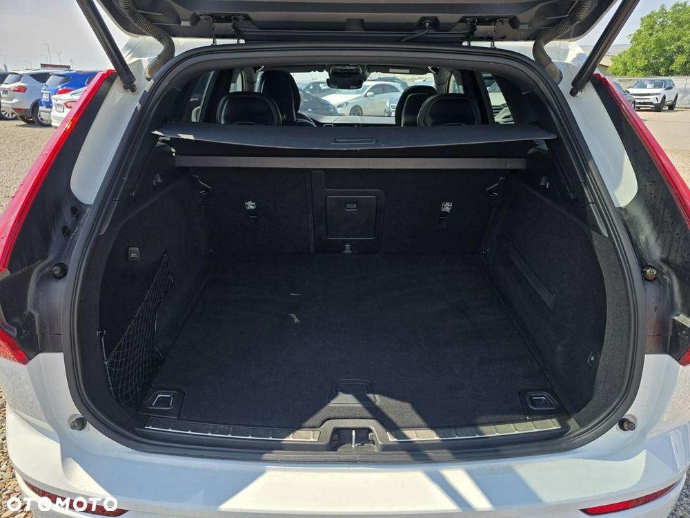 Volvo XC 60 D4 SCR AWD R-Design - 18