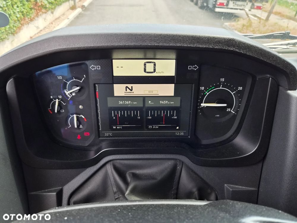 Renault T480 - 13