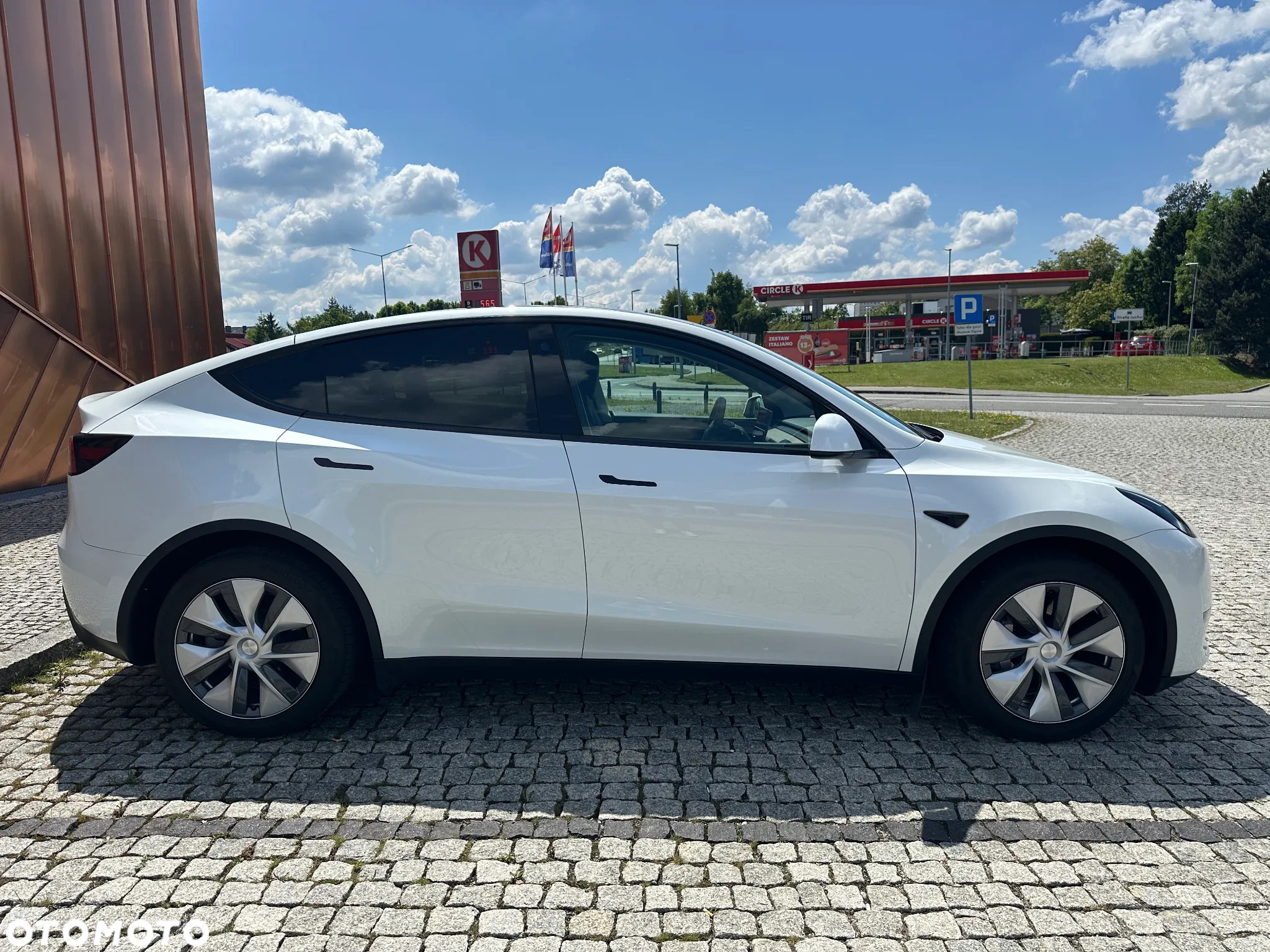 Tesla Y Long Range AWD - 4