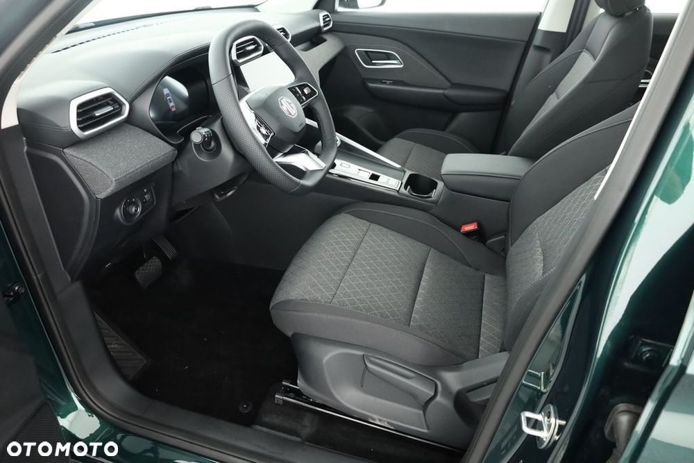 MG ZS - 11