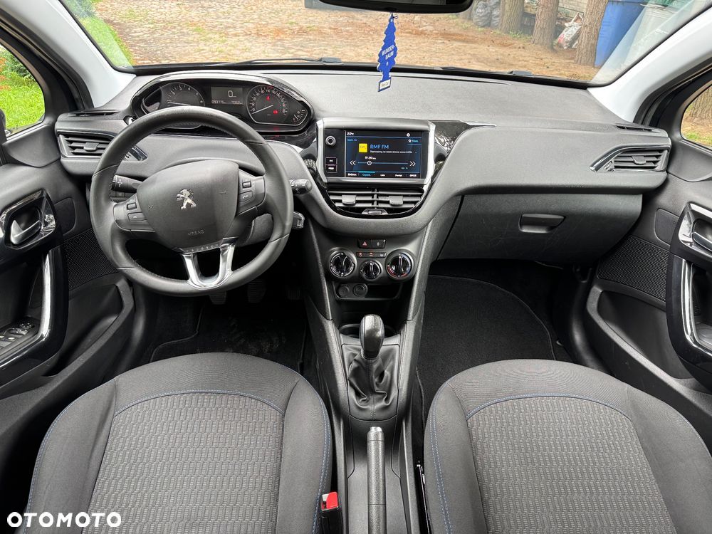 Peugeot 208 PureTech 82 Stop & Start Signature - 17