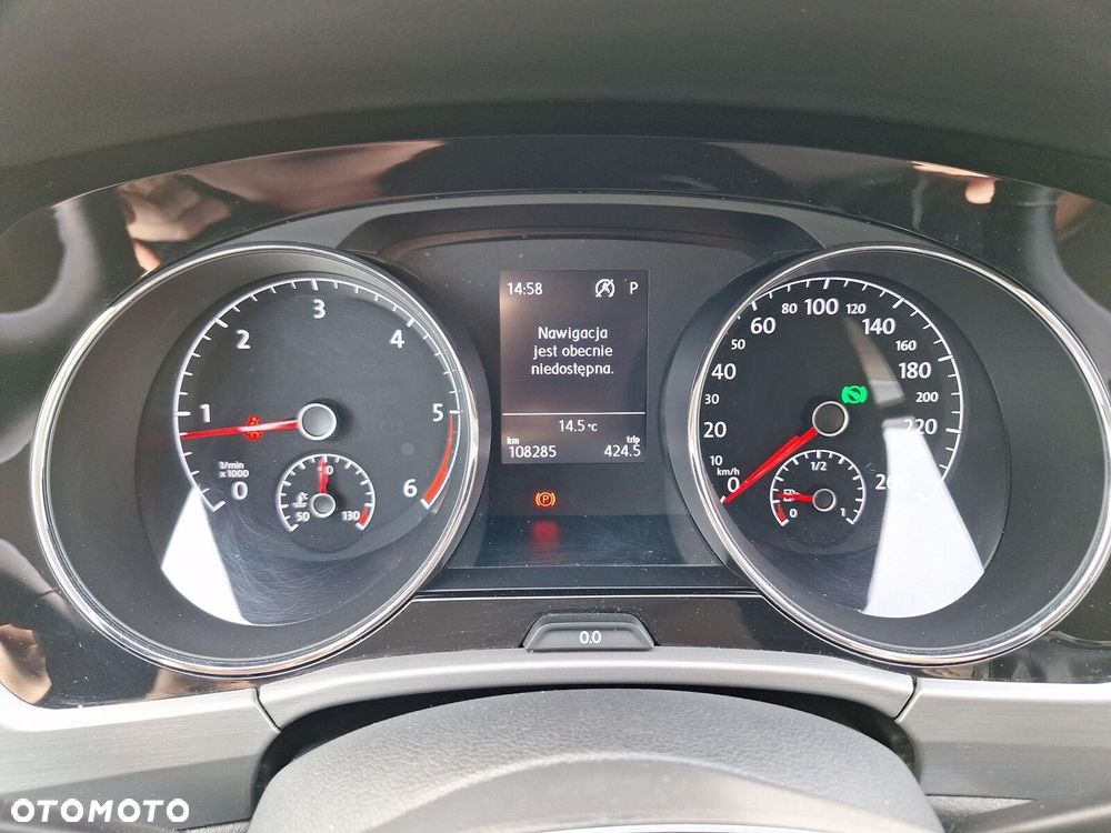 Volkswagen Touran - 16