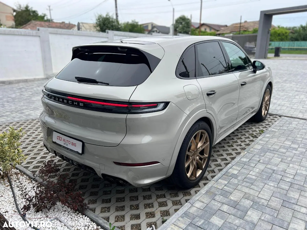 Porsche Cayenne S - 5