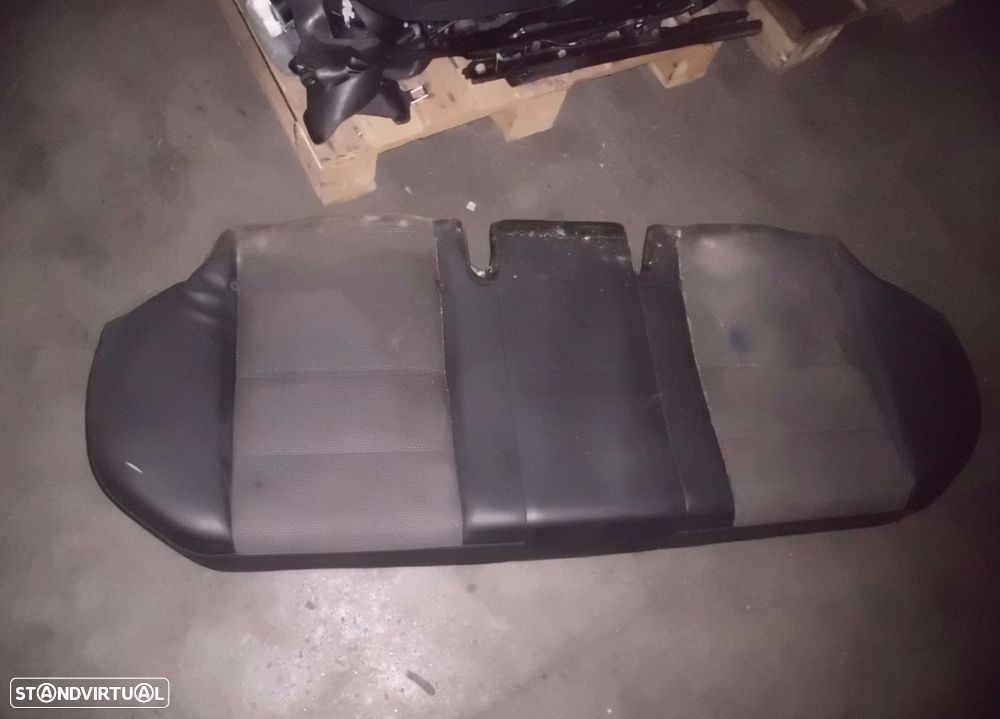 Interiores Mercedes Benz C 220 - 16