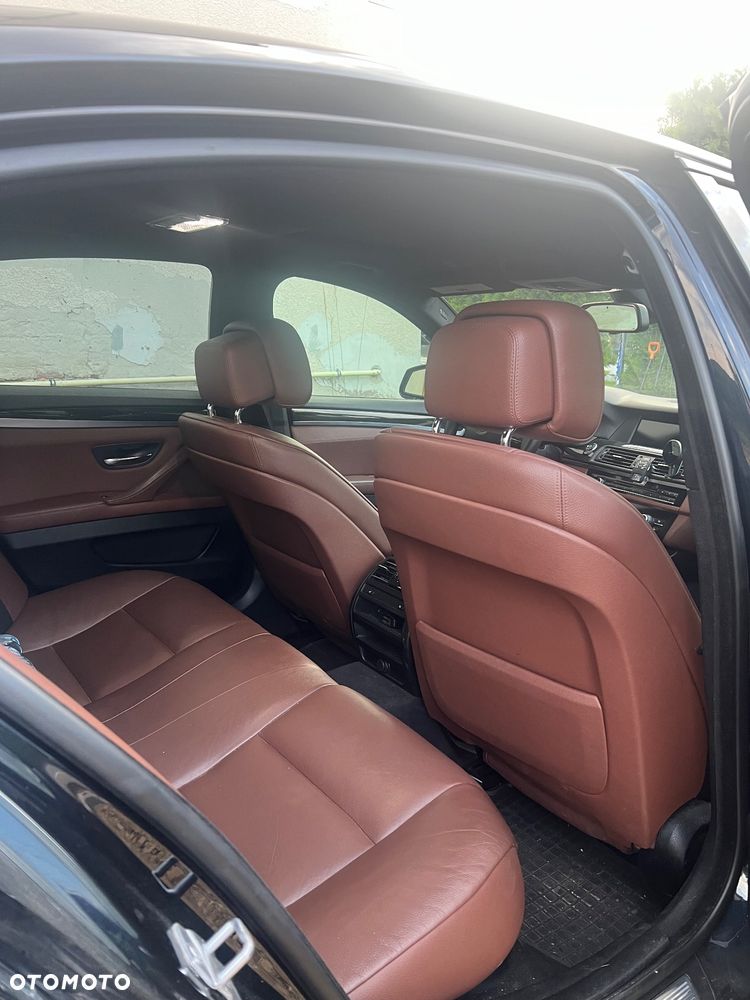 BMW Seria 5 535i xDrive Sport-Aut - 11
