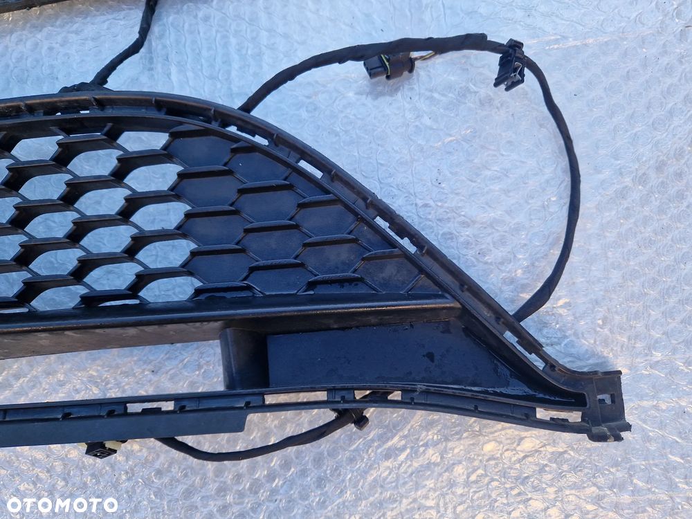 Mercedes A-Klasa W177 atrapa chłodnicy kratka instalacja radar komplet A1778880200 A1778859100 A0009058913 - 9