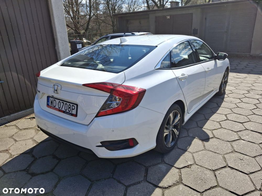 Honda Civic 1.5 T Elegance CVT - 2