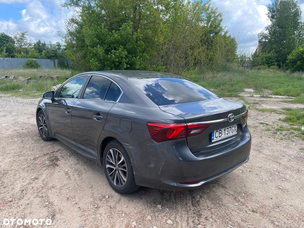 Toyota Avensis 1.8 Active - 5