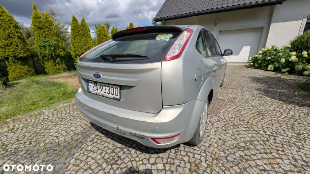 Ford Focus 1.8 FF Trend - 18