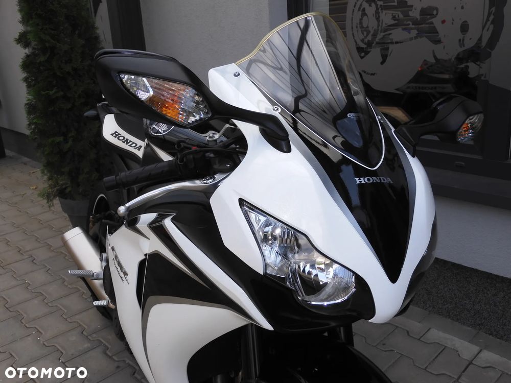 Honda CBR - 3