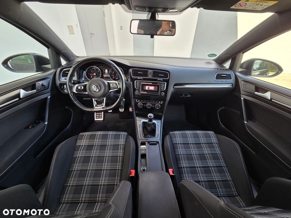 Volkswagen Golf 2.0 TDI BMT GTD - 25