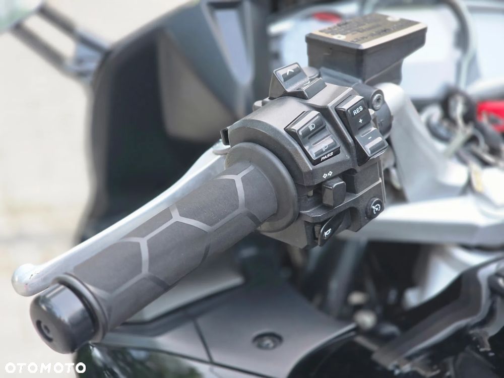 Yamaha FJR - 18