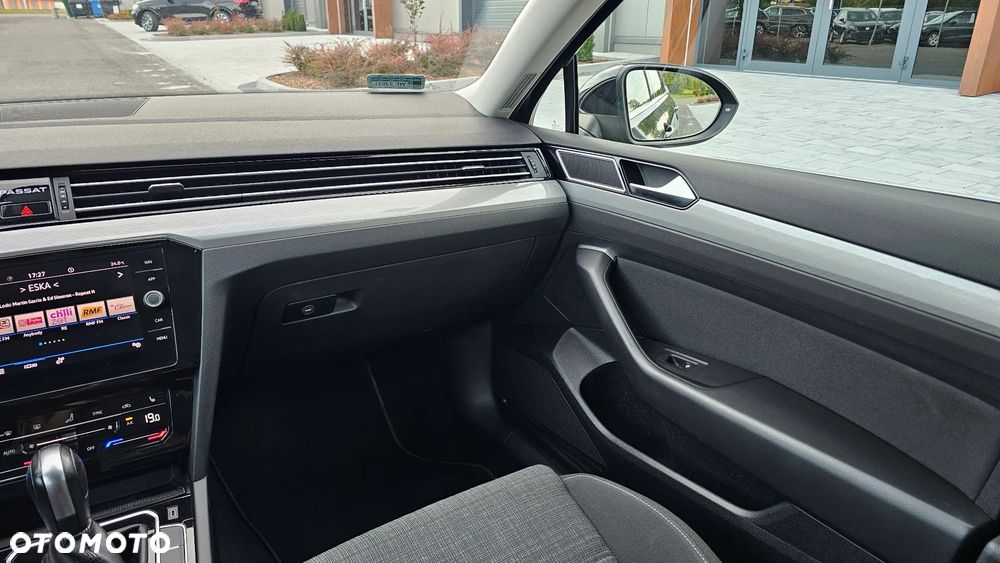 Volkswagen Passat Variant 2.0 TDI EVO Business DSG - 19