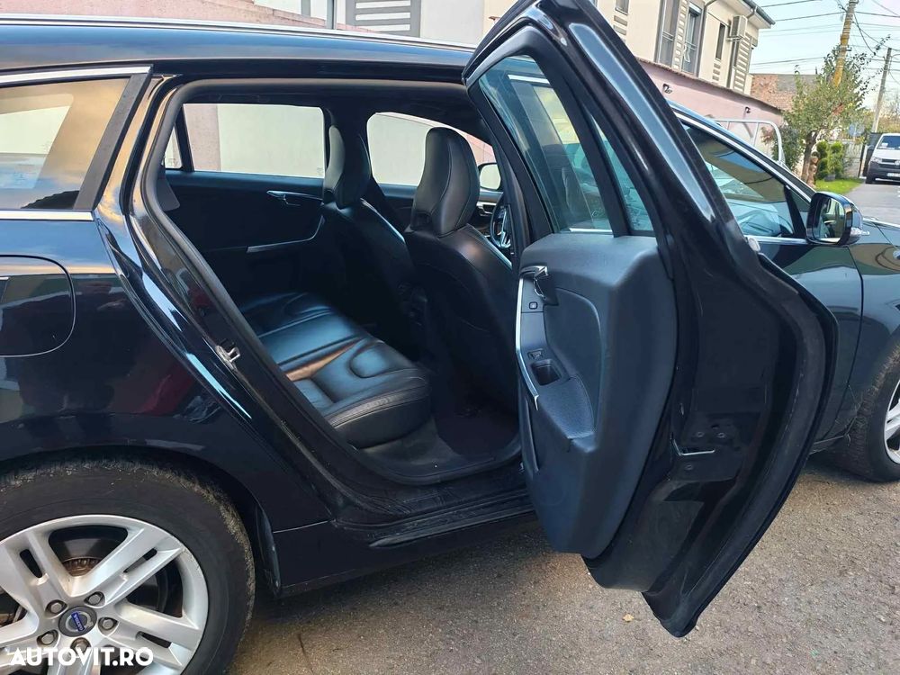 Volvo V60 D6 Plug-In-Hybrid AWD Geartronic Momentum - 7