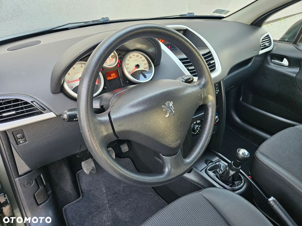 Peugeot 207 1.4 Trendy - 32