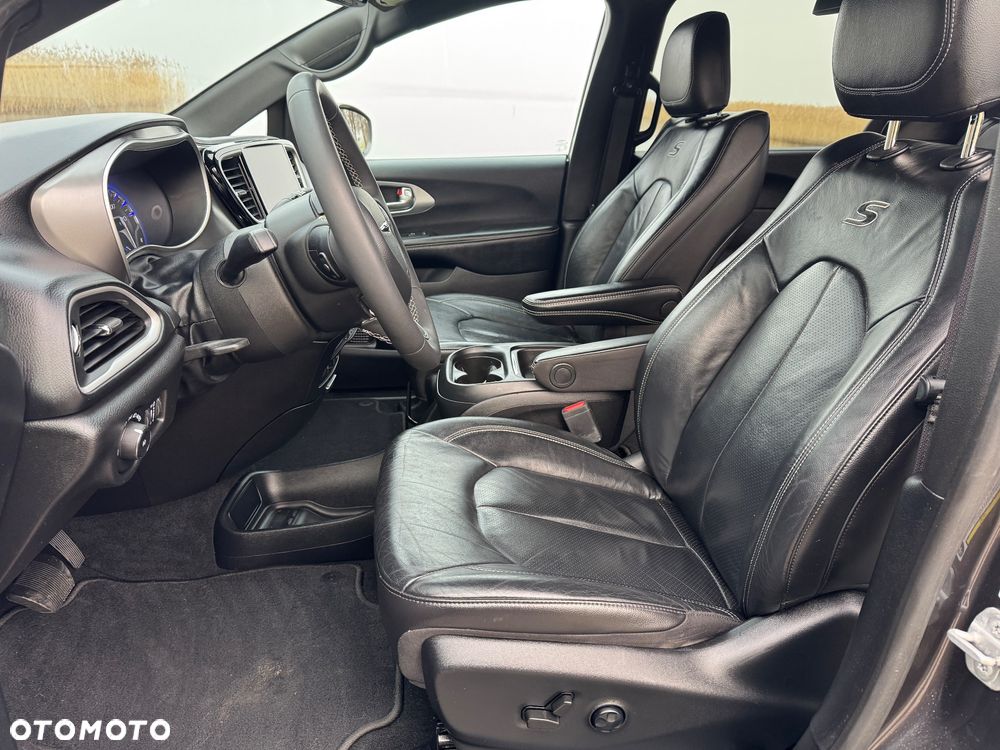 Chrysler Pacifica - 9