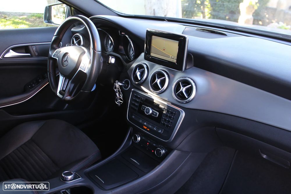 Mercedes-Benz GLA 220 CDi AMG Line 4-Matic - 25